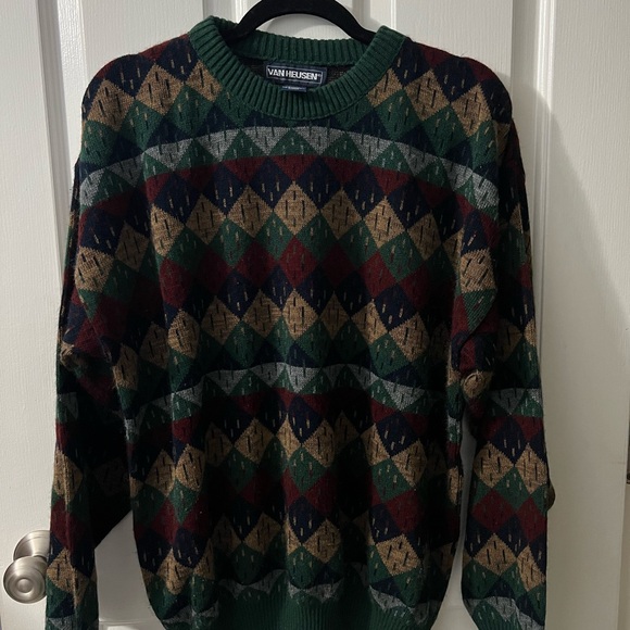 VINTAGE Van Heusen Men's Crewneck Argyle Sweater - Green, Red, and Tan - Picture 2 of 3